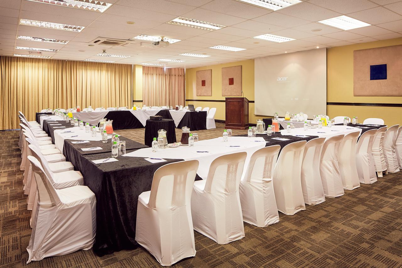 First Group Oceanic Hotel Durban Luaran gambar